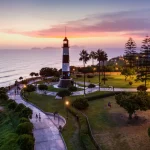 faro_malecon_miraflores_lima