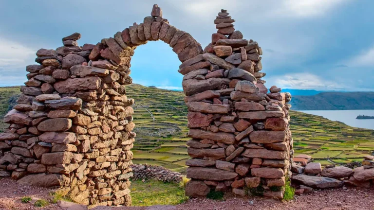puerta_de_piedras_taquile