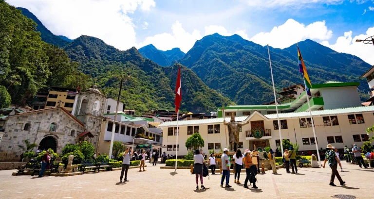 Aguas Calientes – Machu Picchu – Ollantaytambo – Cusco